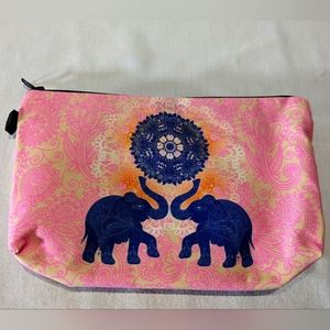 NEW Neezion Pink Elephant Make-up/Cosmetics bag strong liner great pattern